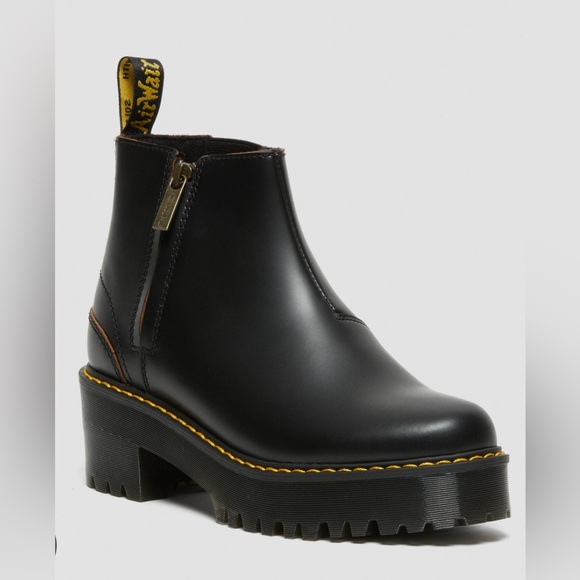 DR. MARTENS ROMETTY II VINTAGE SMOOTH LEATHER CHELSEA BOOTS - Picture 1 of 10